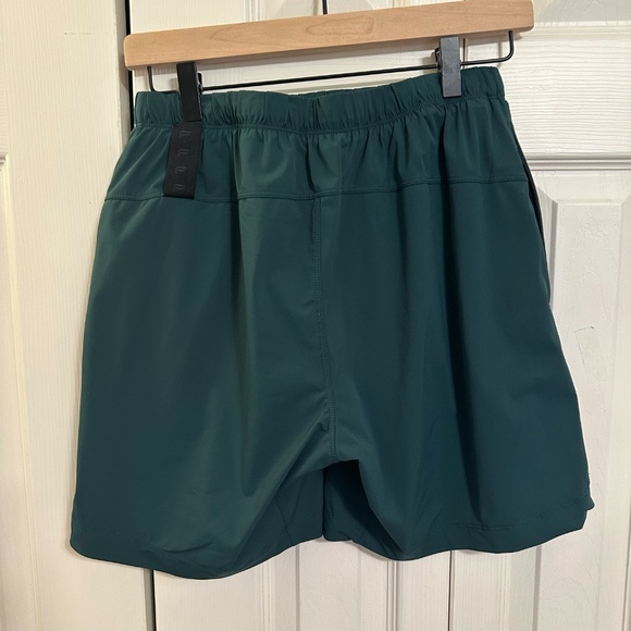 Fabletics The One Shorts - Picture 2 of 2